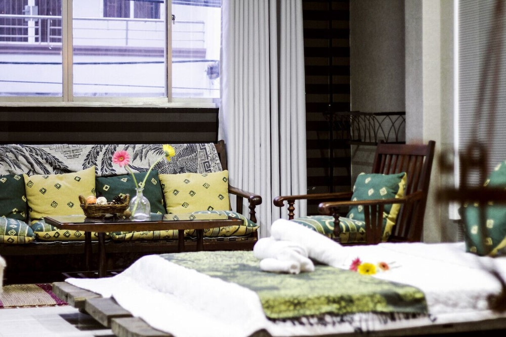 Nha Saigon