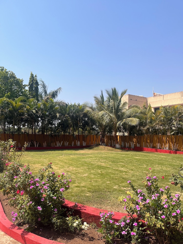 LION PARK HOTEL AND RESORT
