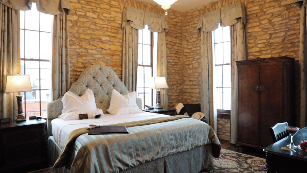 P.A. Smith Hotel