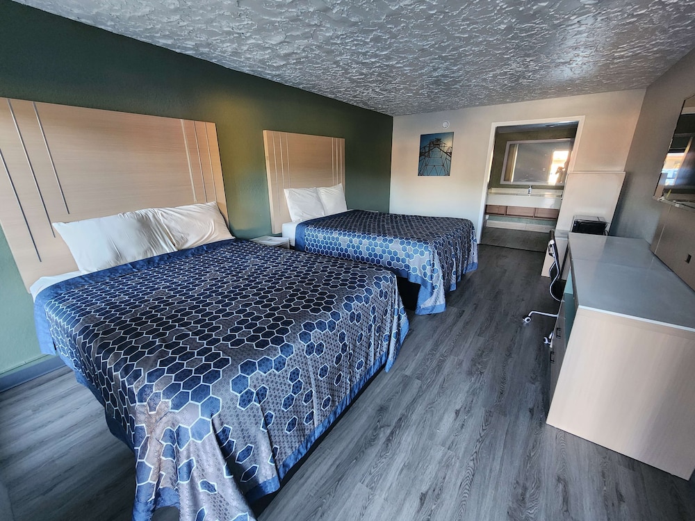 San Antonio Vacations - Americas Best Value Inn Longview - Property Image 8