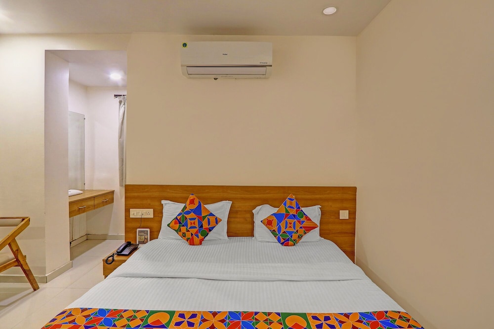 Fabhotel Blue Moon
