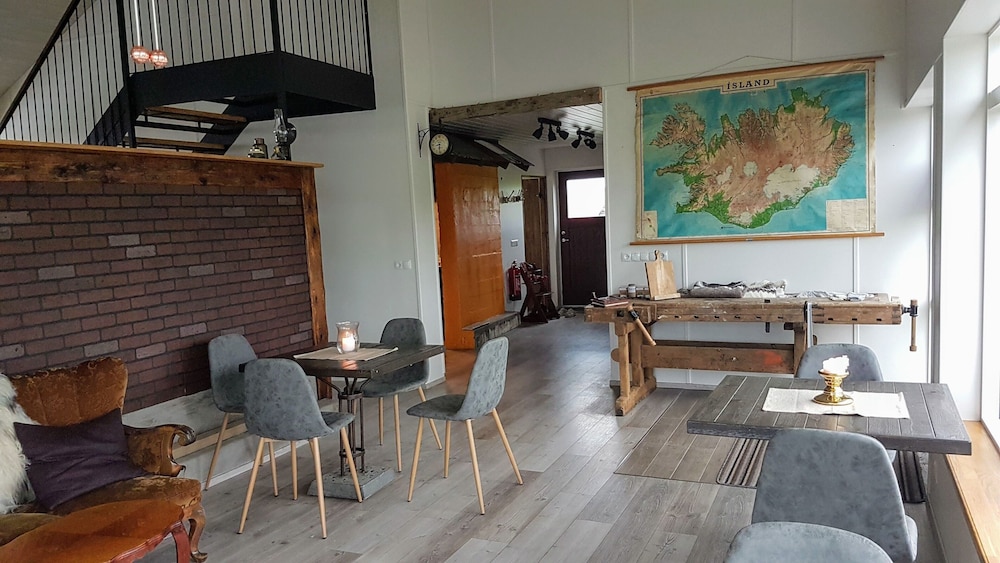 Grásteinn Guesthouse