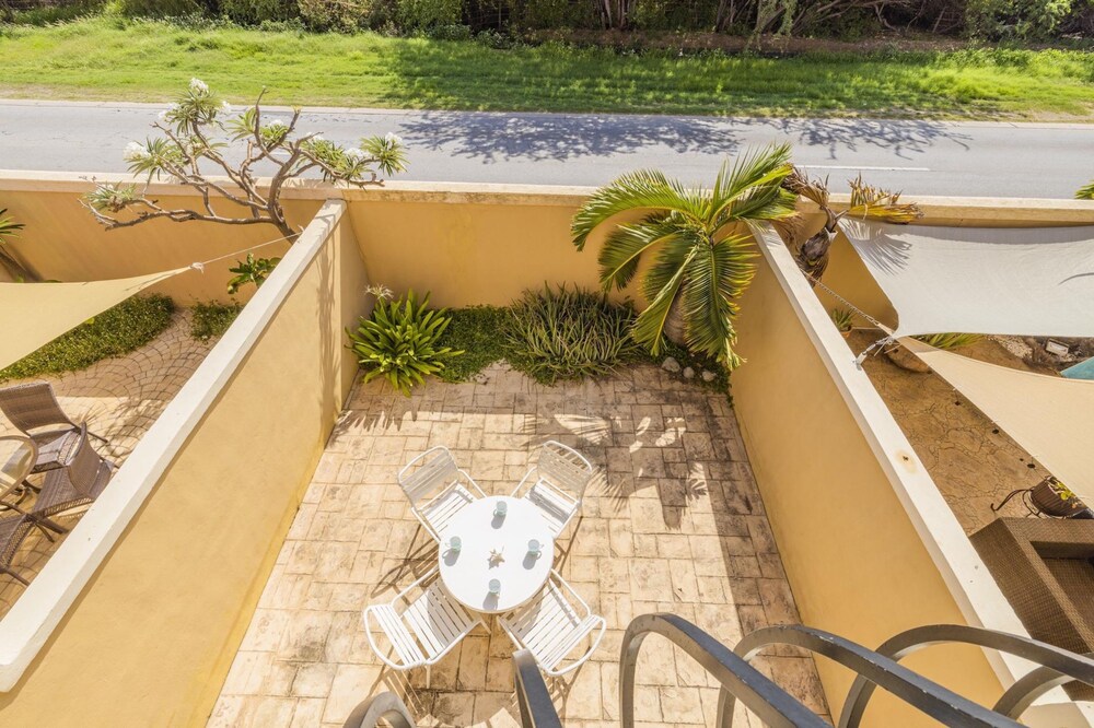 2br3ba Townhome Gold Coast Pool Tennis Gym