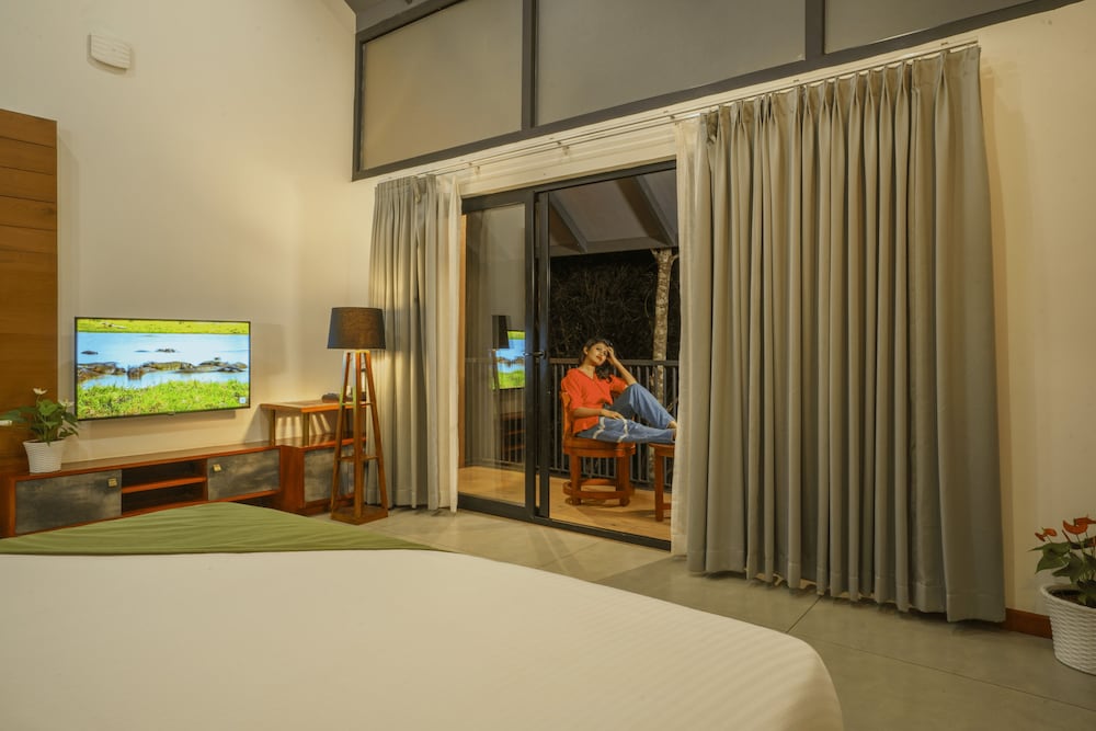 Crystal Kuruva Nature Resort & Spa