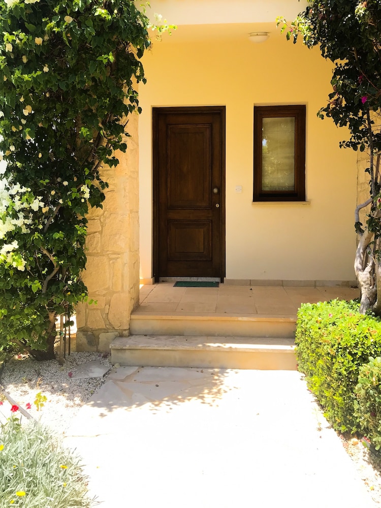Angelos Junior Villa with pool HG22
