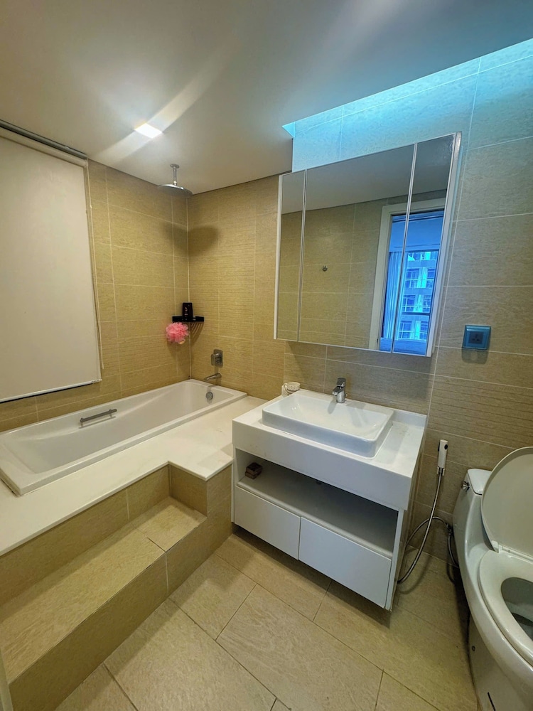 HoaNhi Apartment inVinhomes Central Park