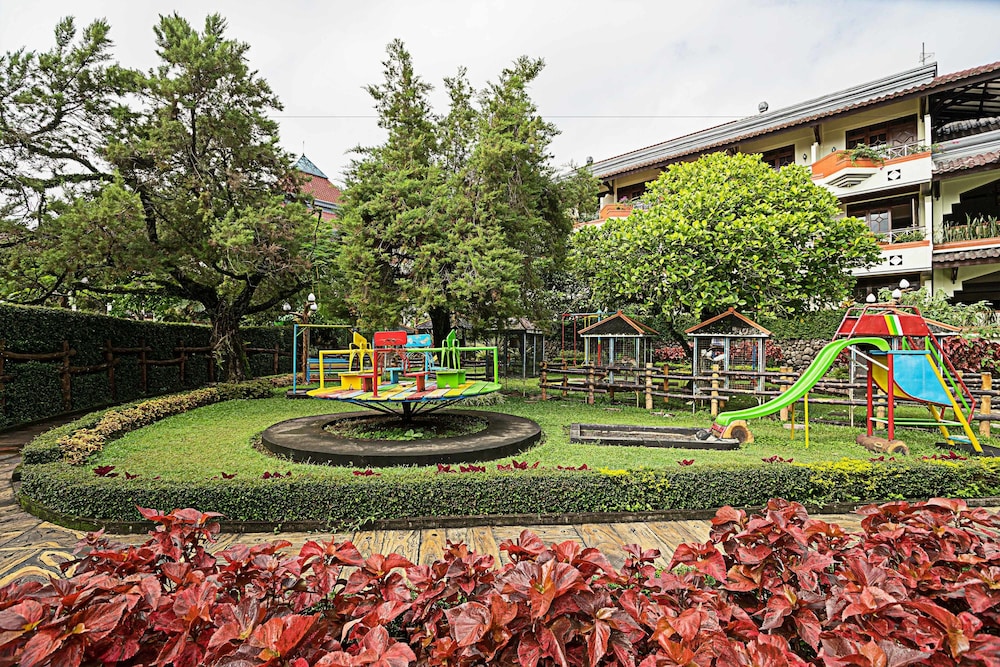 Royal Hotel and Villa Batu