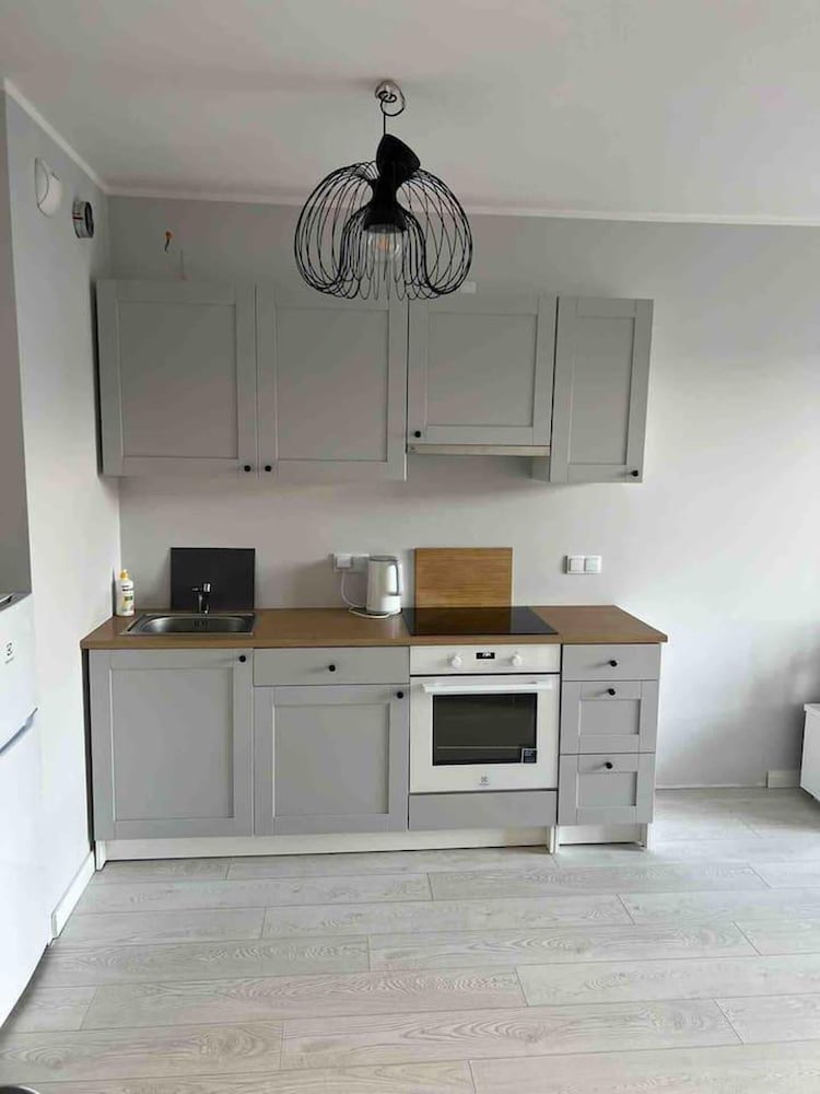 1-bed Top Floor Apartment in Warszawa view 4