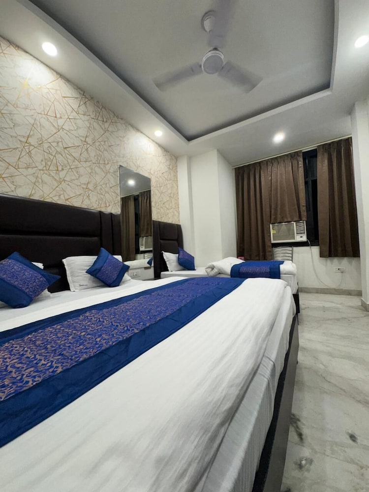Hotel Unique International