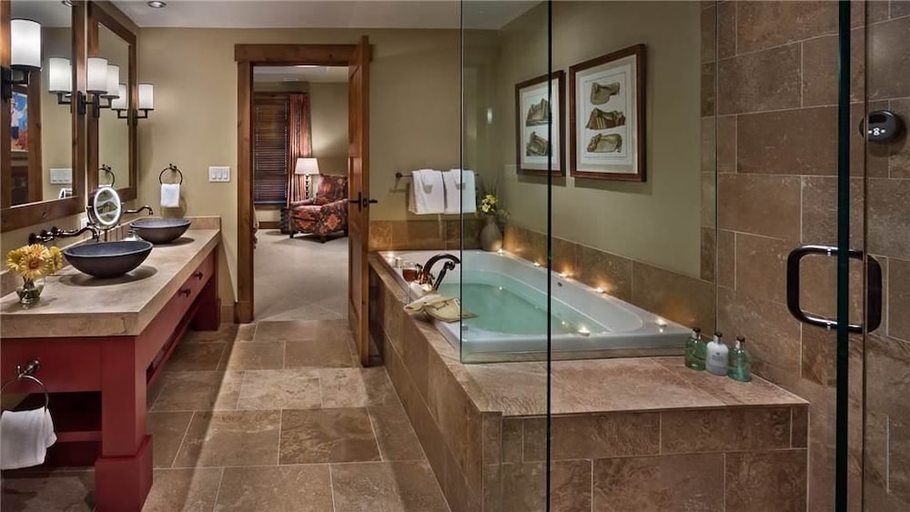 Moose Mountain 604 4 BedroomCondo By Moving Mountains view 5