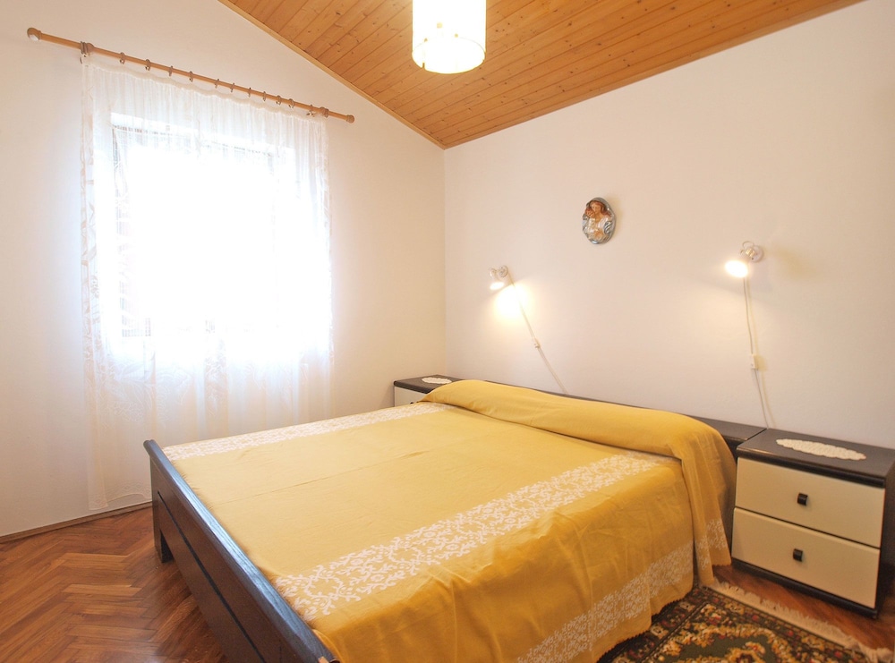 Apartment 728 view 2