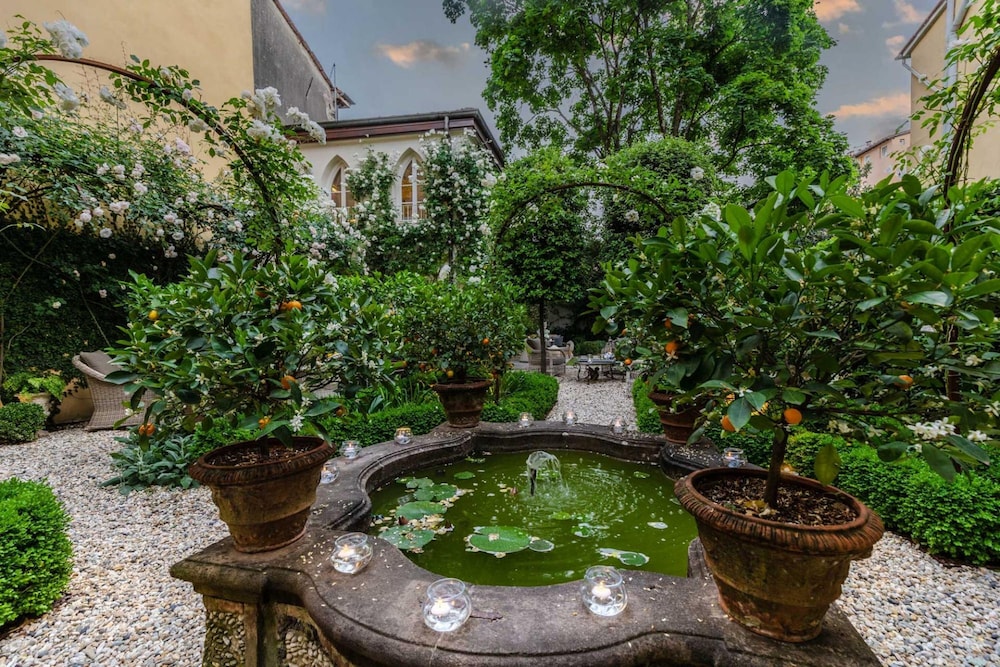 Casa Vanny an Apartment With Private Garden
