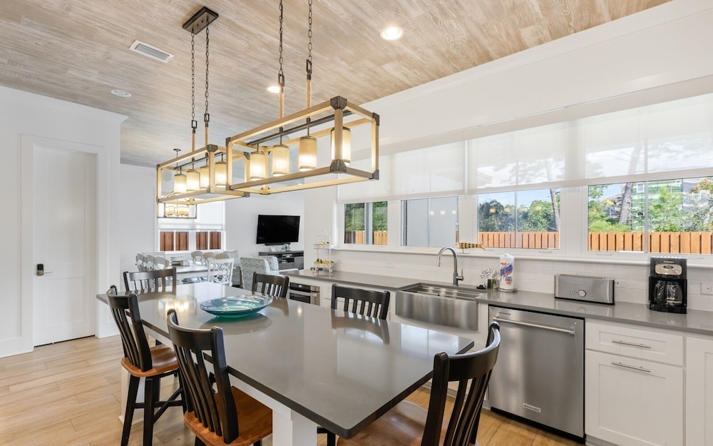 5BR Getaway w/ Private Pool, Golf Cart, 4 Bikes & 30A Convenience!