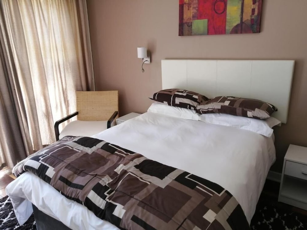 Thatchers Guest Rooms view 5