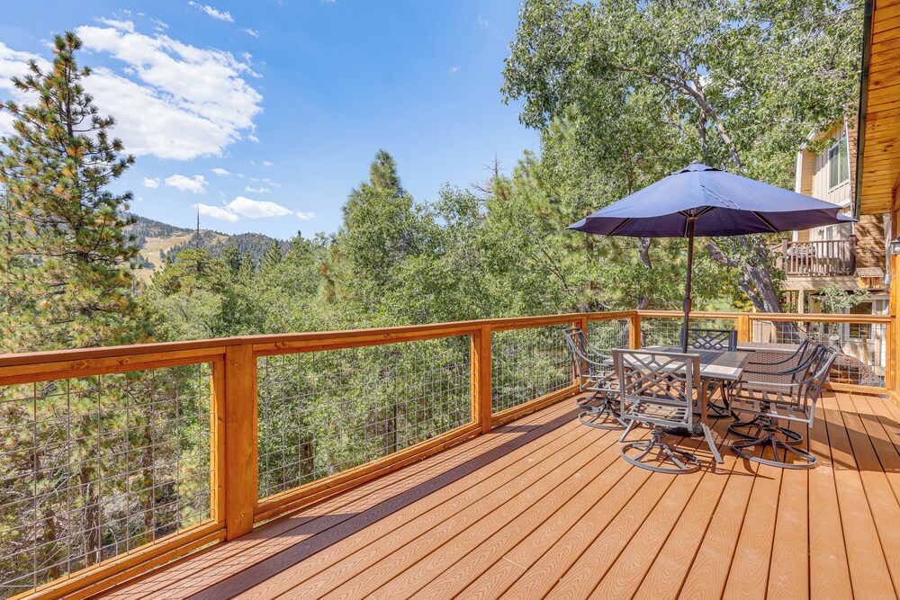 1 Mi to Skiing: Mtn-view Cabin in Big Bear Lake
