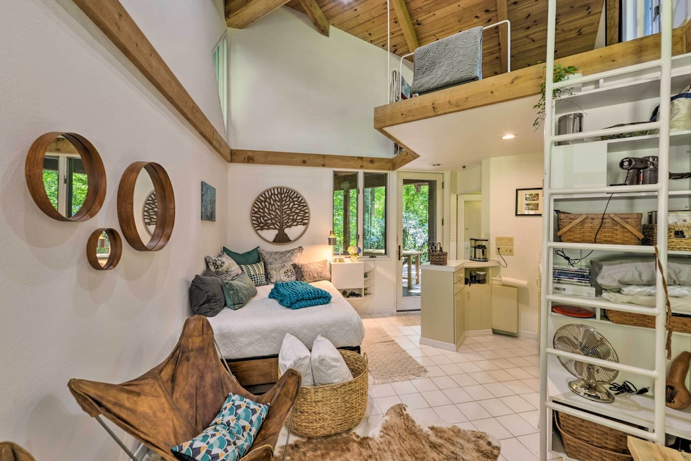 Tree-lined Robbinsville Studio, Near Trails! view 4