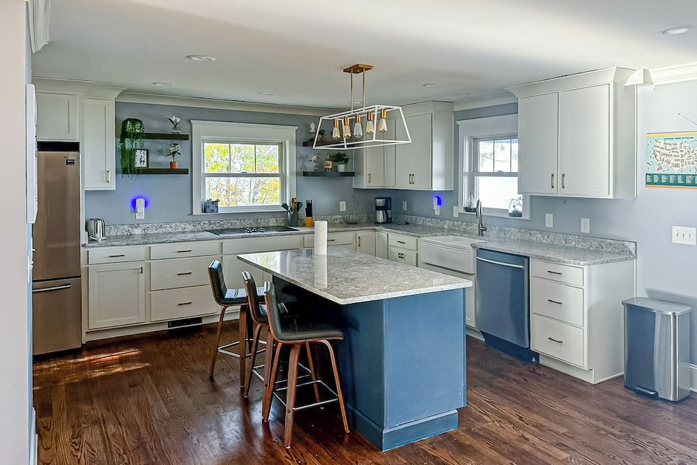 3 BR Home: Dog Friendly w/ Scenic Views & Pool