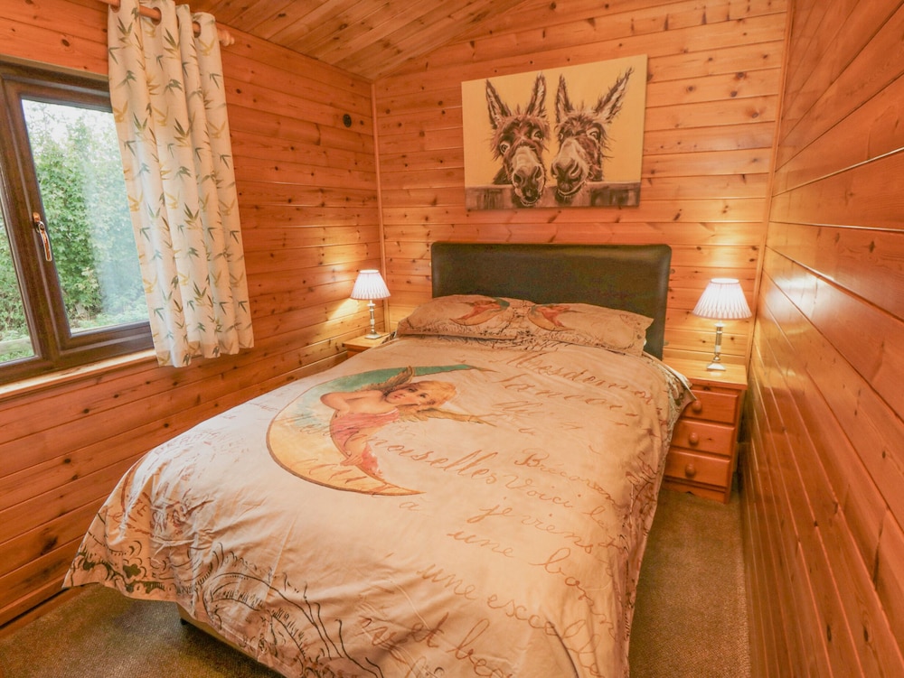Hawthorne Lodge view 3