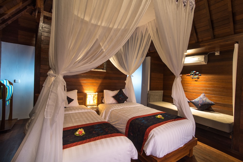 D'Byas Beach Club and Villa view 4