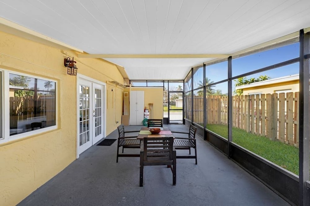 Fort Lauderdale Vacations - Yellow House in Davie - Property Image 21