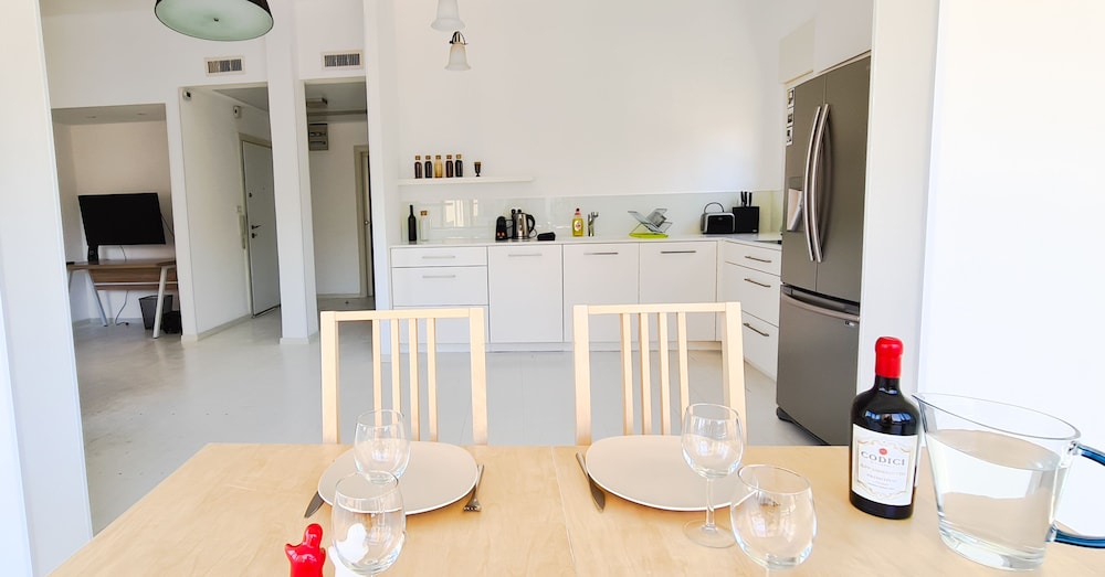 Modern Apt Rothschild Very Central TL7