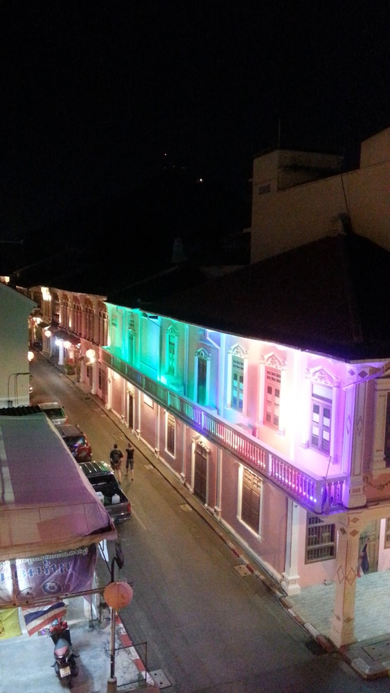 Gotum Hostel 2 at Thalang Road