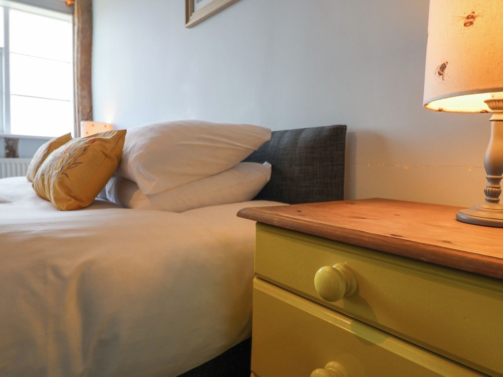 South Grange House - Sleep 16