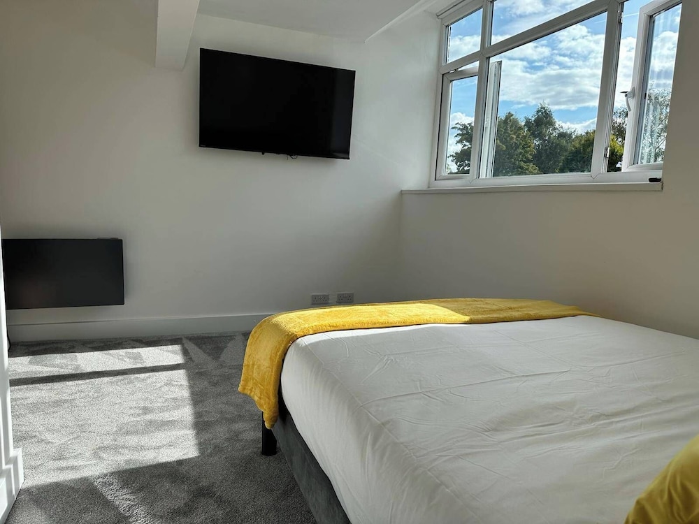 6 Guests/free Parking/old Trafford/20min City