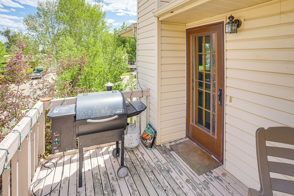 Spacious Rock Springs Stay Near Shops & Dining!