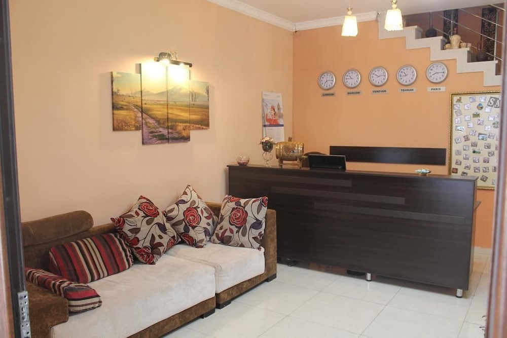 Old Yerevan Hostel & Tours
