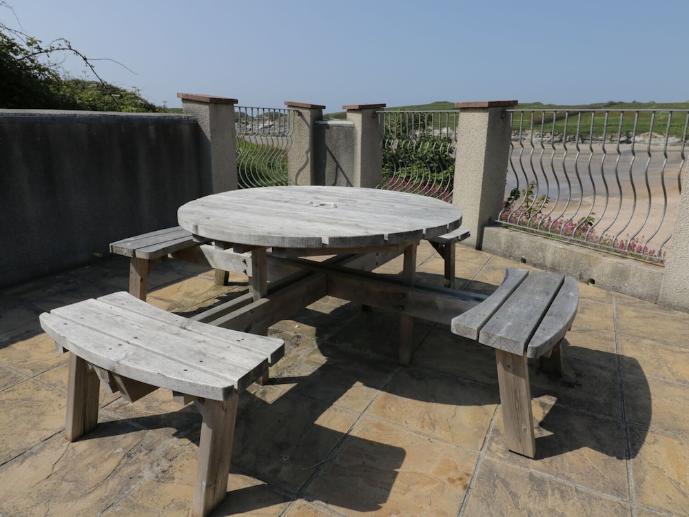 Seashore House view 3