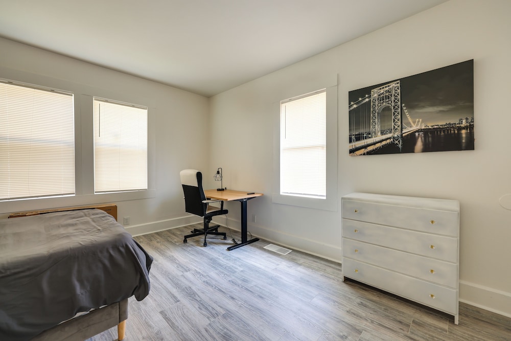 17 Mi to Birmingham: Renovated Home w/ Deck