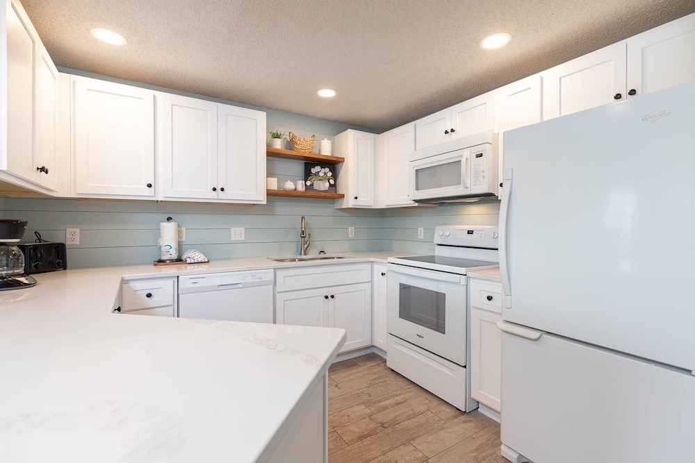 Phoenix X 711 2 Bedroom Condo