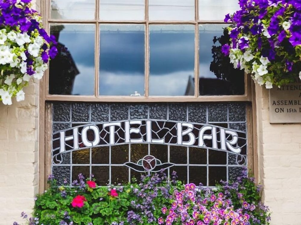 Hotel Black Boys Hotel - Image 1