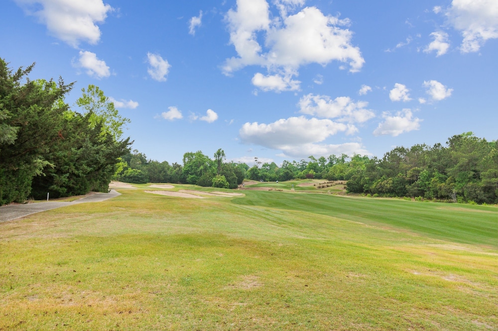 Havens On The Nine 2 Bedroom Condo