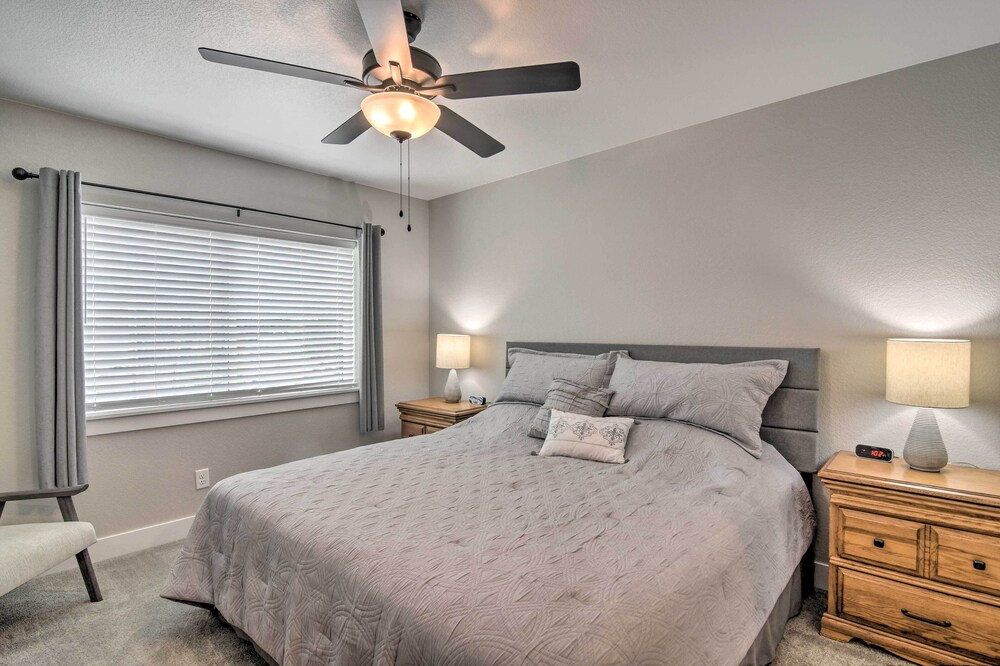 < 1 Mi to Downtown: Gorgeous Loveland Townhome! view 5