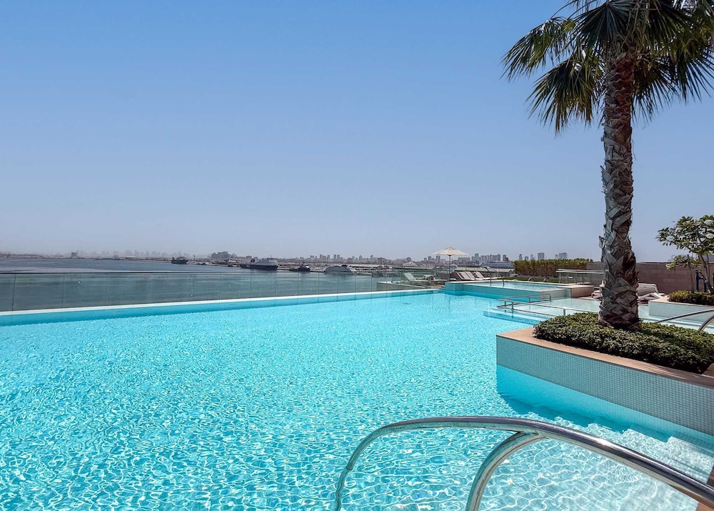 Stunning Sea View Escape at Anwa by Omniyat