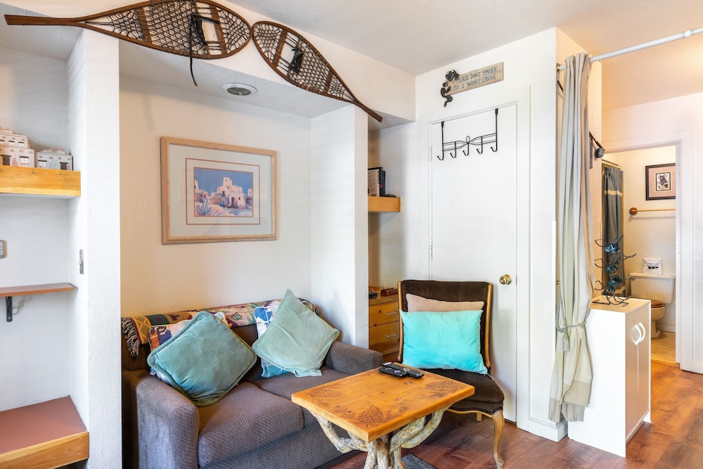 Viking Lodge 319 by Avantstay Great Ski Access w Communal Pool Hot Tub