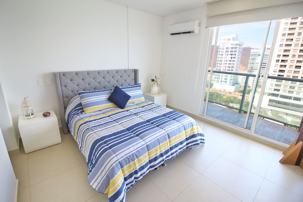 Apartamentos SOHO Elite - Frente al Mar
