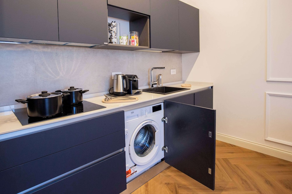 Colosseum Holidays - Luxury 3 Bedroom Apartment