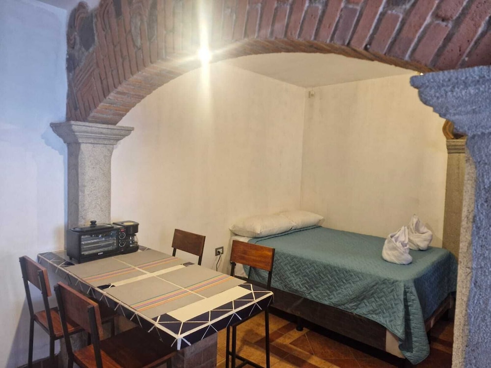 Cozy Colonial Style Azotea Apartments