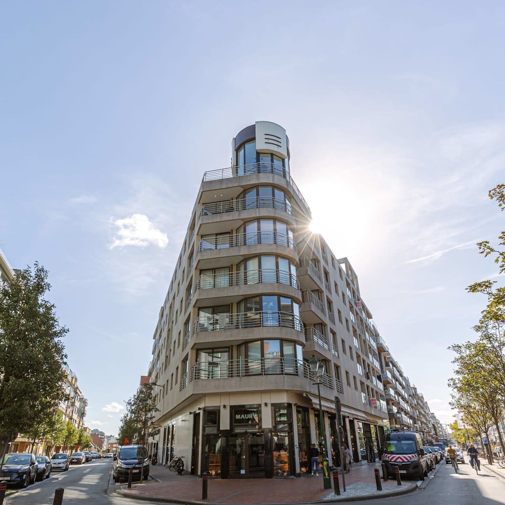 Bright and Spacious Apartment With Stunning Views