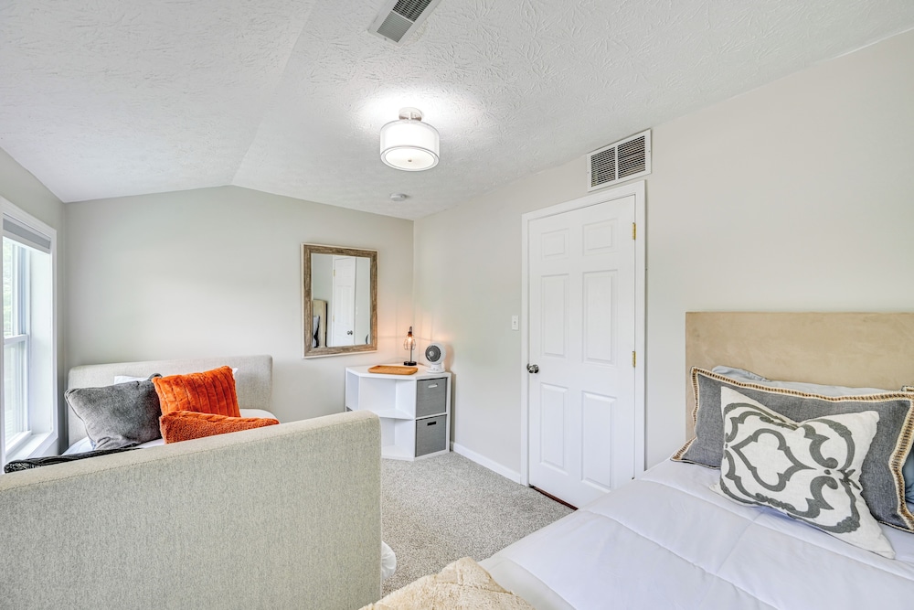 Walk to Dtwn Greensburg: Charming Unit w/ Deck!