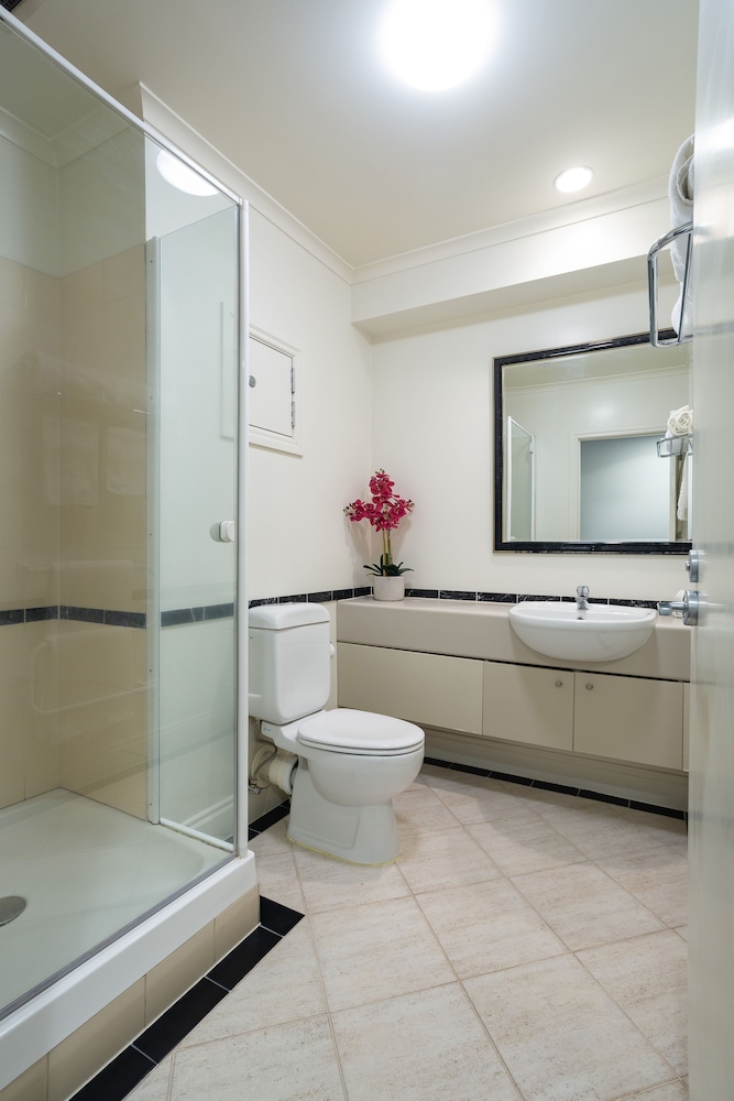 Toodle's Stylish stay on Queen Street view 5