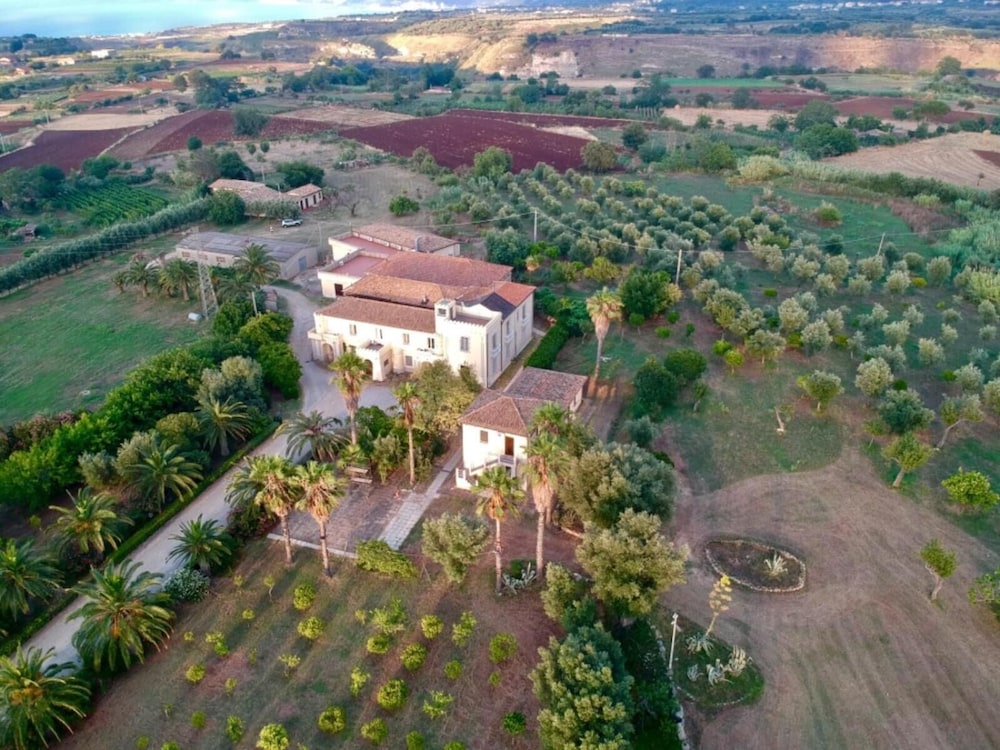 Feudo di Villa Anticaglia