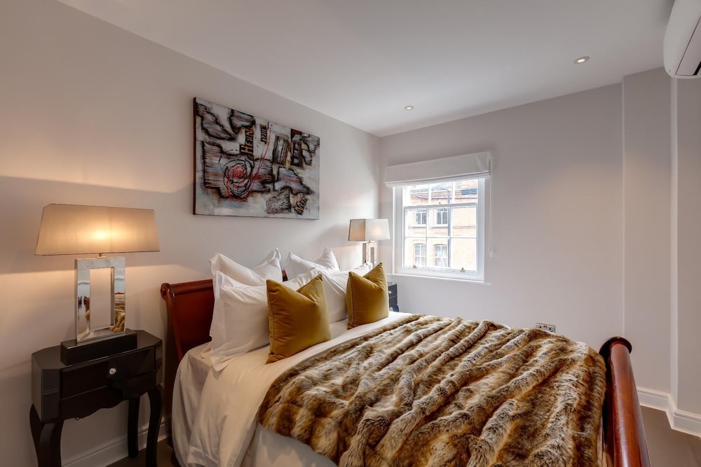49 Cheyne Place in London
