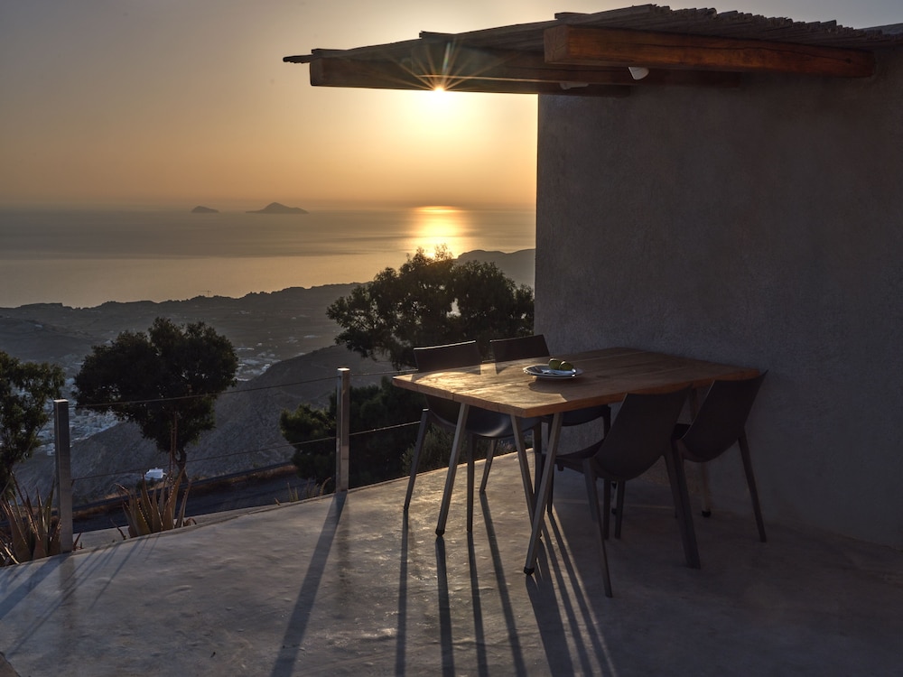 Santorini Heights