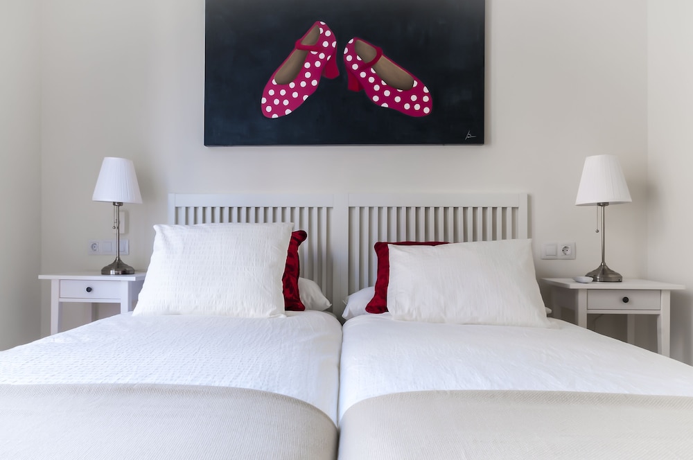 Prime Location 2 BD Apartement Next to the Town Hall Square. Zaragoza I view 3