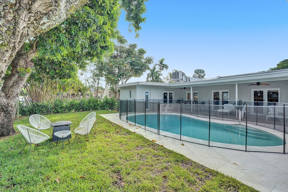 Incredible 4BR Home with Heated Pool - Image 2