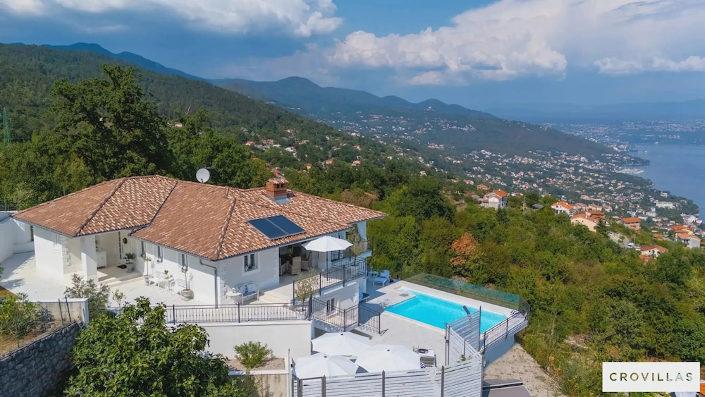 Villa Lauriana Nearby Opatija - Crovillas